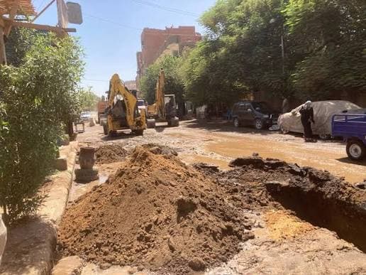 مياه الشرب تعود إلى إدفو بعد إصلاح كسر الخط