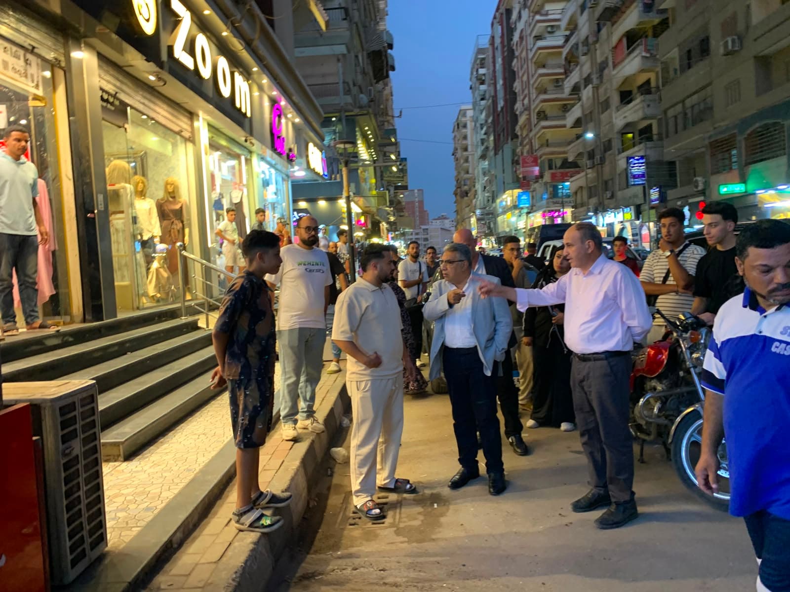 محافظ الدقهلية يراجع نظافة حي غرب المنصورة