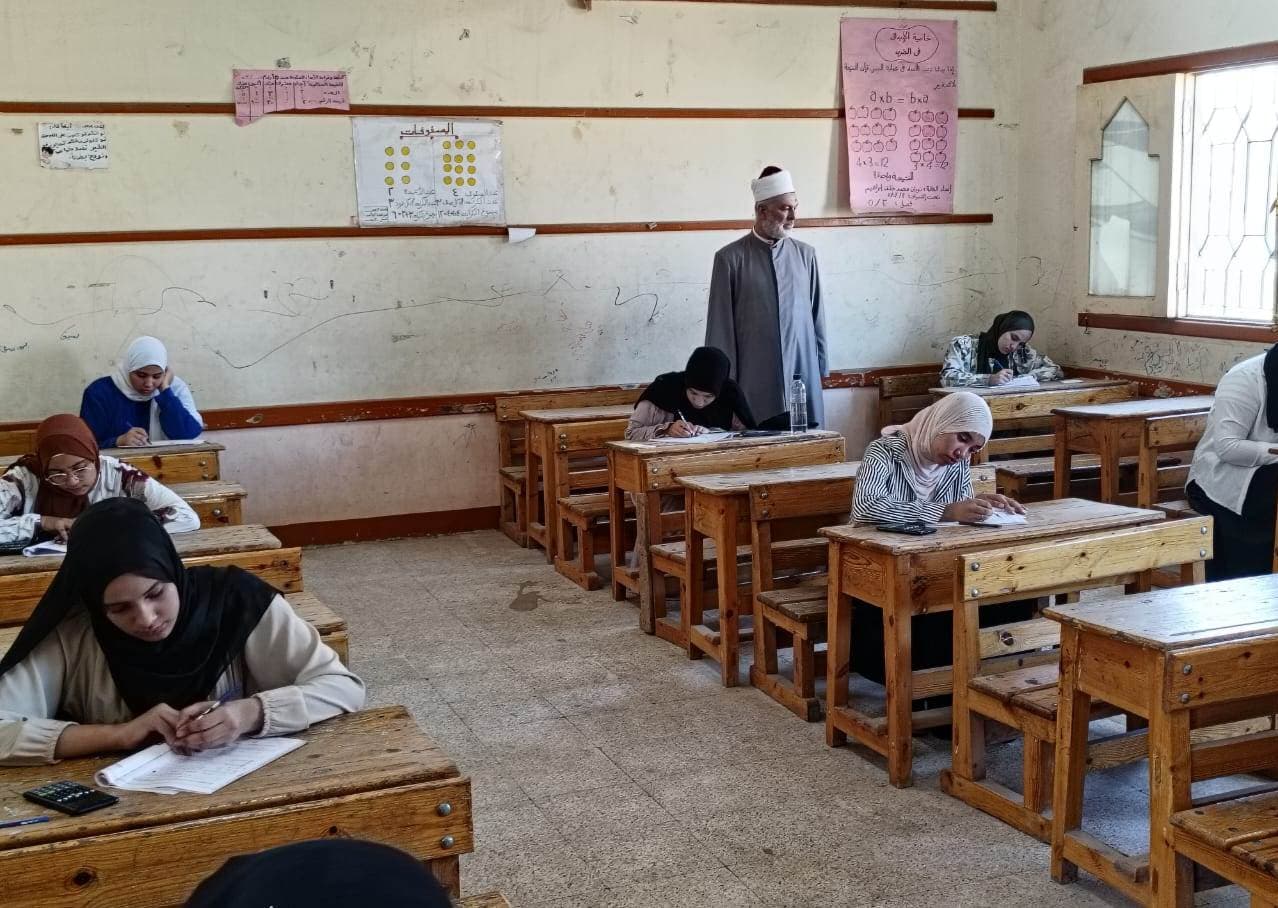 Sohag Al-Azhar Oversees Second Thanaweya Exam