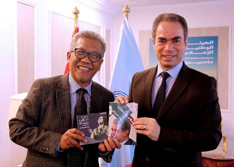 Al-Muslimani shares Om Kalthoum songs with Indonesian ambassador