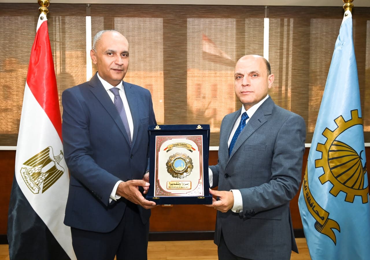 Gharbia Governor honors Health Director in Alexandria