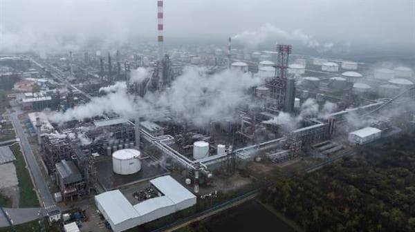 Serbia opens refinery to secure fuel