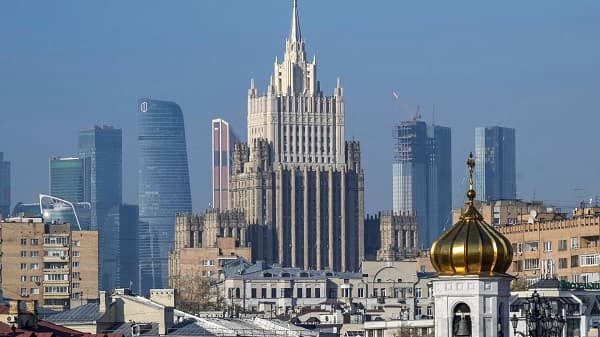 الخارجية الروسية: مقتل 48 مدنيًا في أسبوع إثر القصف الأوكراني