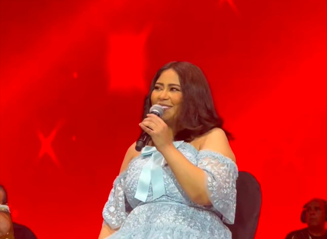 Sherine Abdel Wahab wishes Hona from Ain Leom concert