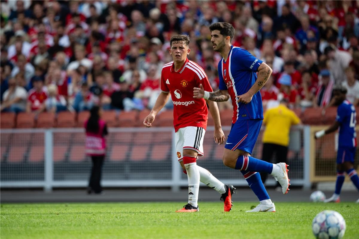 United and PSG draw; Mount injured
