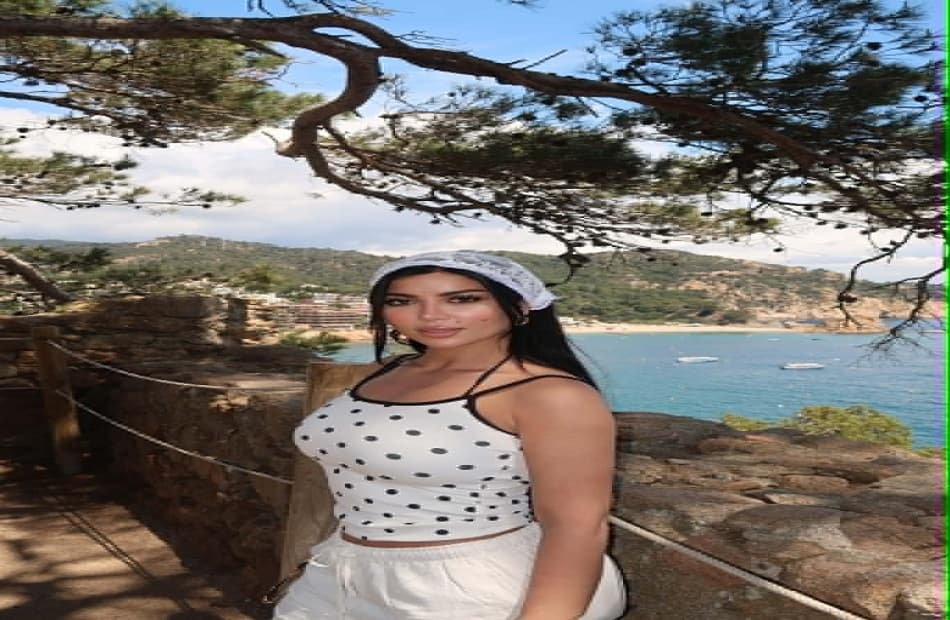 كارولين عزمي تكشف سر 45 ألف جنيه