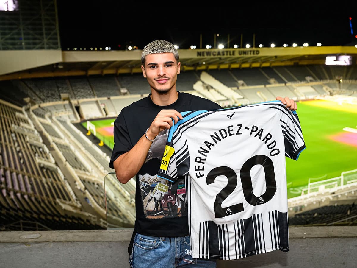 Newcastle contracts Matías Fernández-Bardo