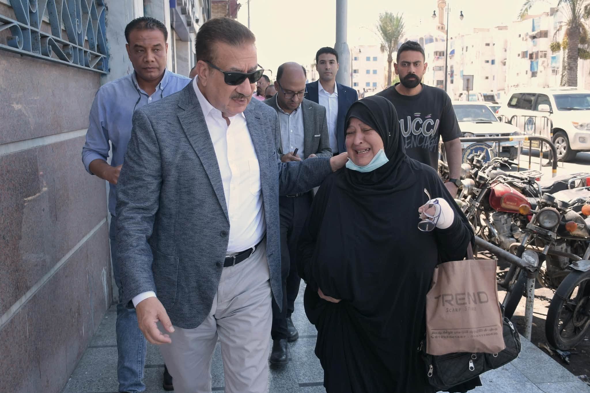 Port Said Governor Assists Citizen Directly