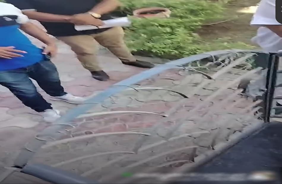 Lady Takes Over 100 Meters of Badr Park