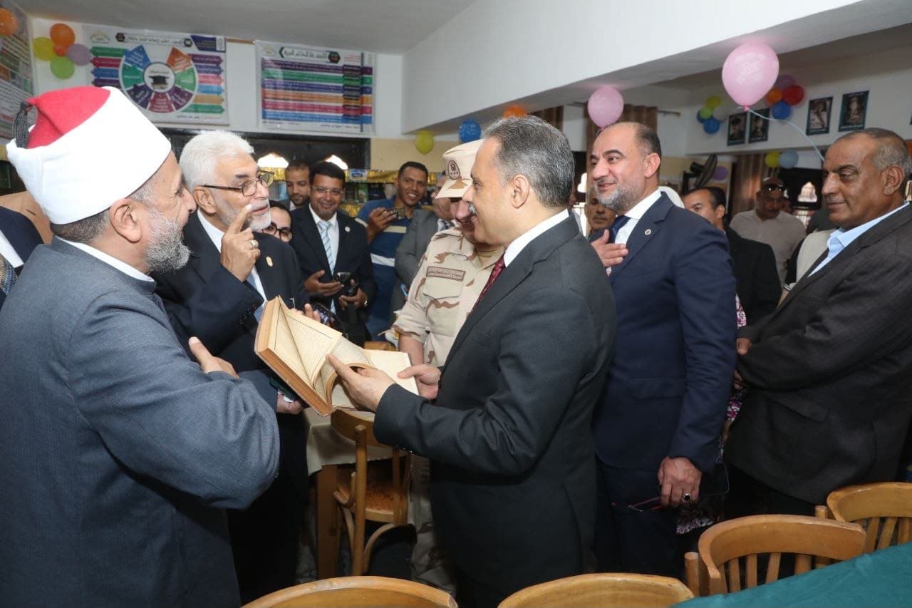Al-Sharqiya Governor Opens Al-Azhar Library