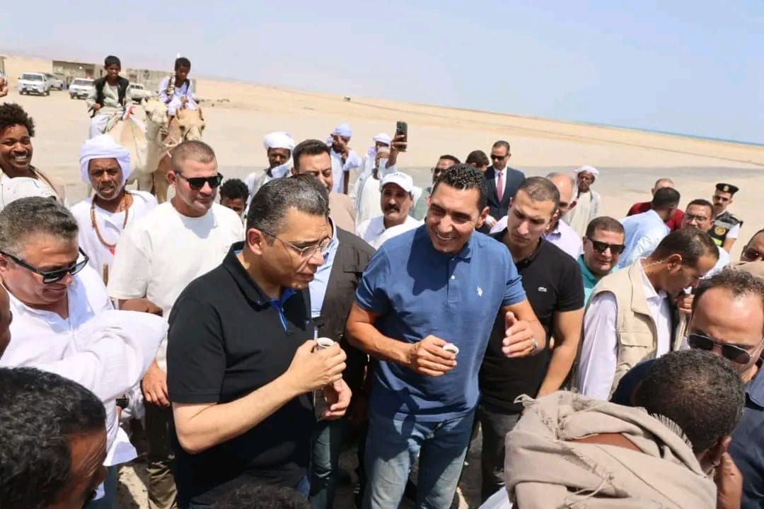 وزير الرياضة ومحافظ البحر الأحمر يزوران قرية مرسى حميرة