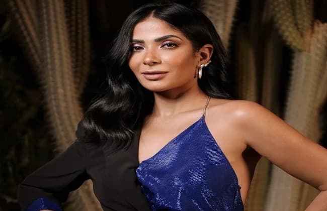 منى زكي تتلقى جائزة الإبداع في مهرجان الجونة
