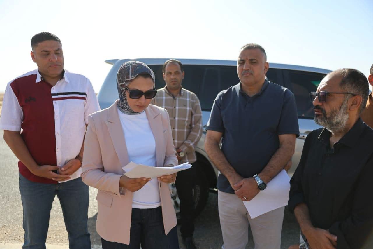 محافظ الوادي الجديد يراجع مشروع المجمع الصناعي بالخارجة