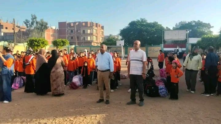 مدير تعليم الزقازيق يتابع الدراسة