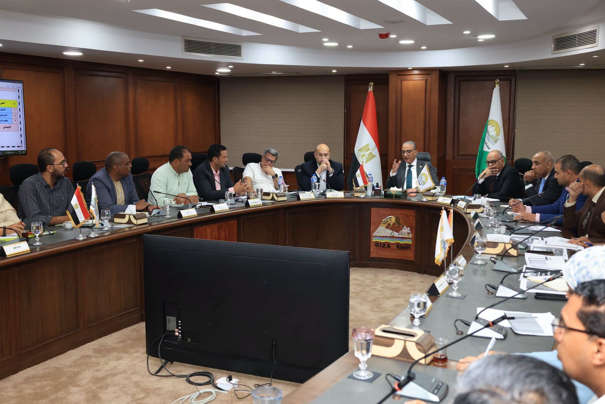 محافظ الجيزة يدعو لتسريع التقنين والمتغيرات