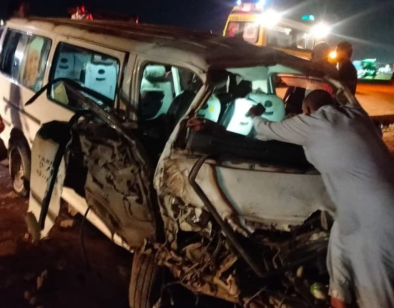 Microbus crash on Ismailia-Suez road injures 13