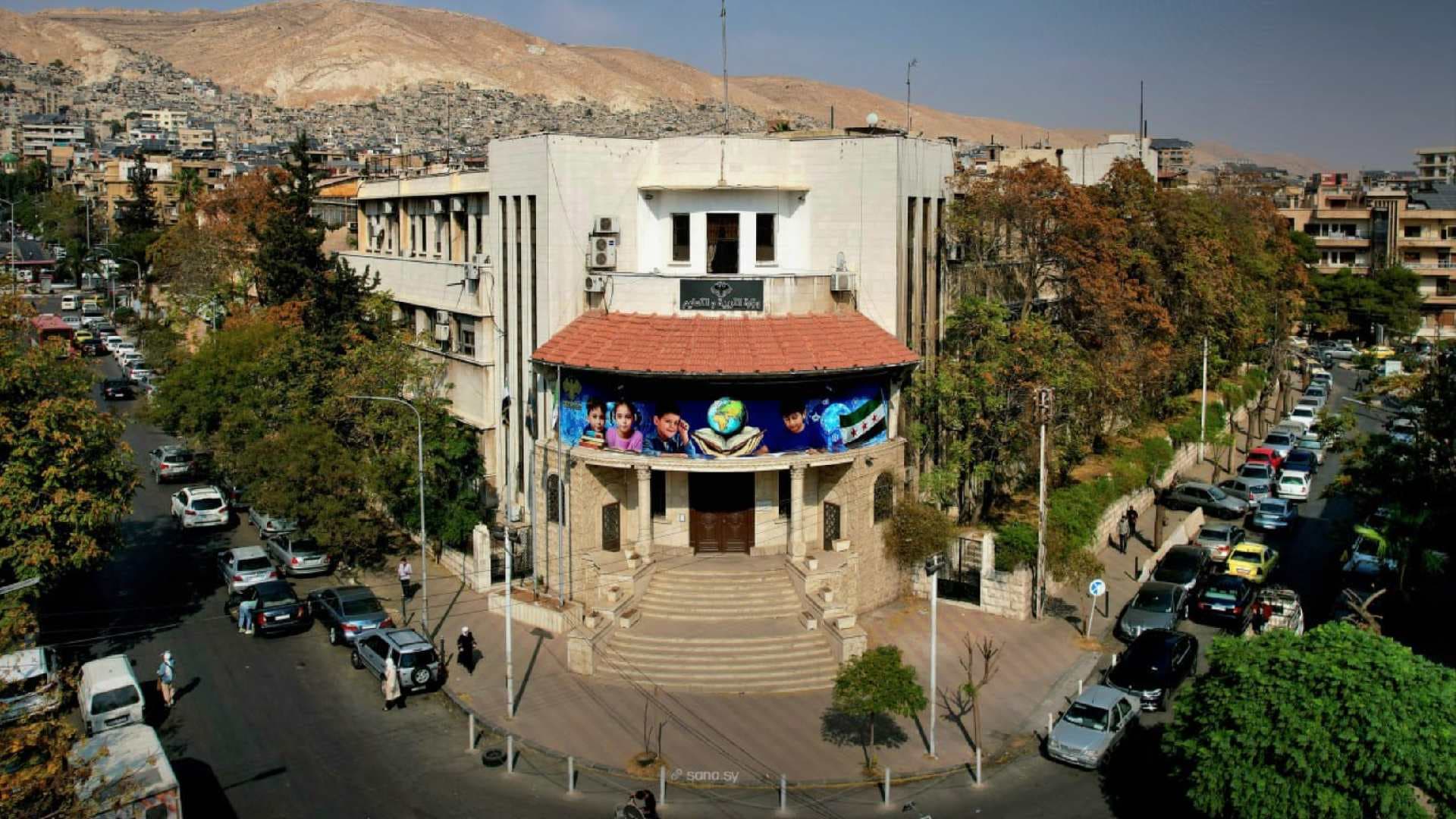 التربية تجدد عقود الكوادر التدريسية من أيلول