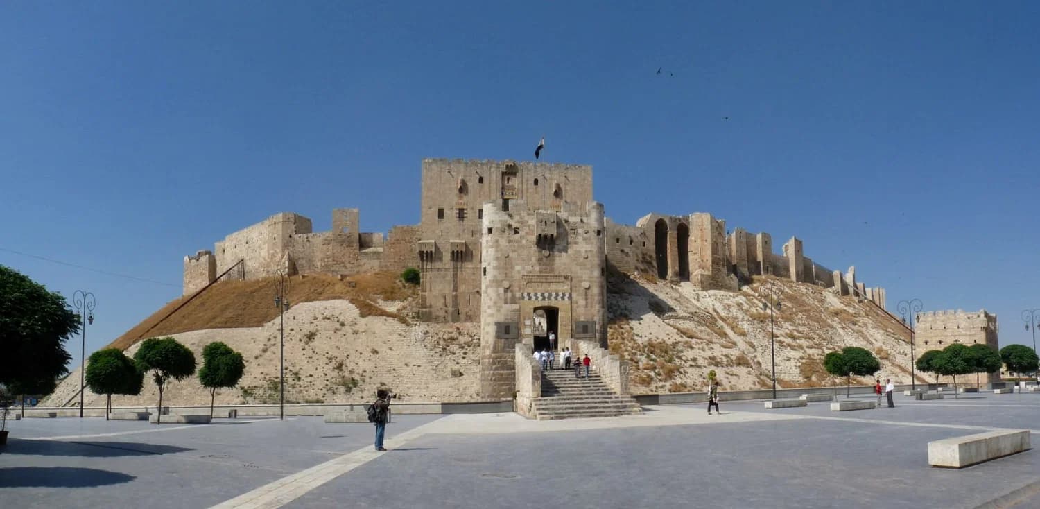 حلب القديمة بين التاريخ والبيع