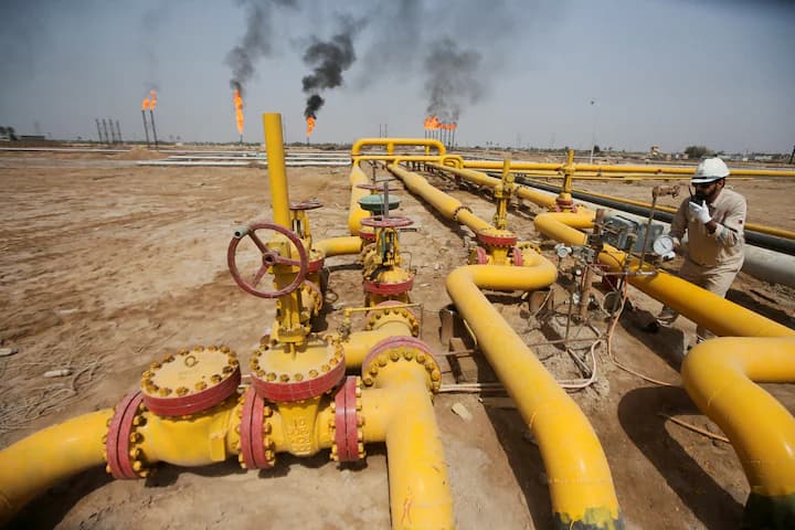 مشروع أنابيب سوريا والعراق يهدف إلى طريق نفط بديل لهرمز