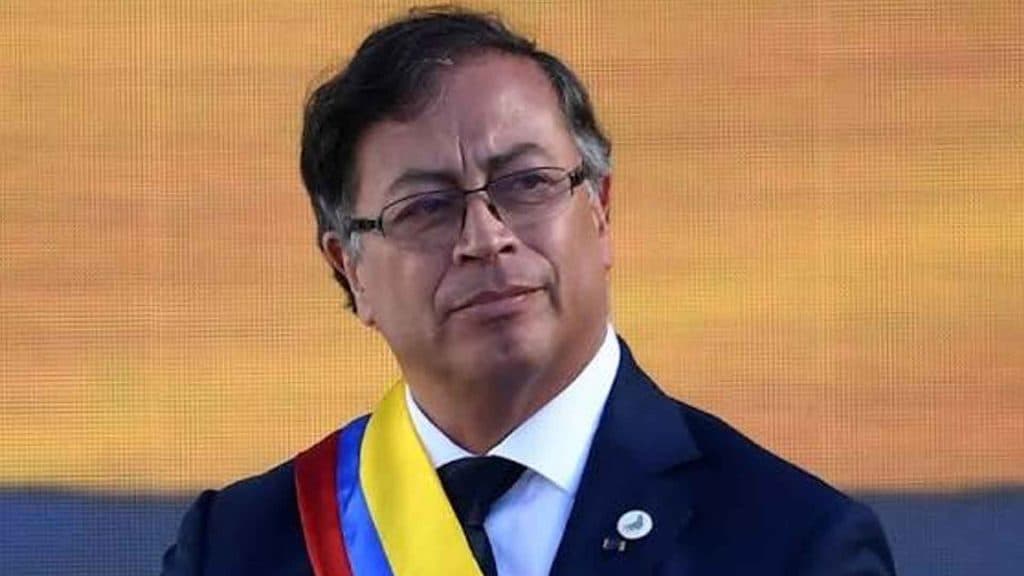 Ex-Colombian leader apologizes for Golan aid