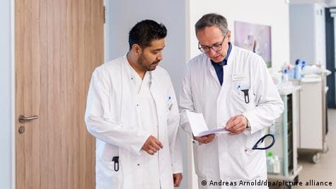Do Syrian doctors in Germany gain from syndicate stance