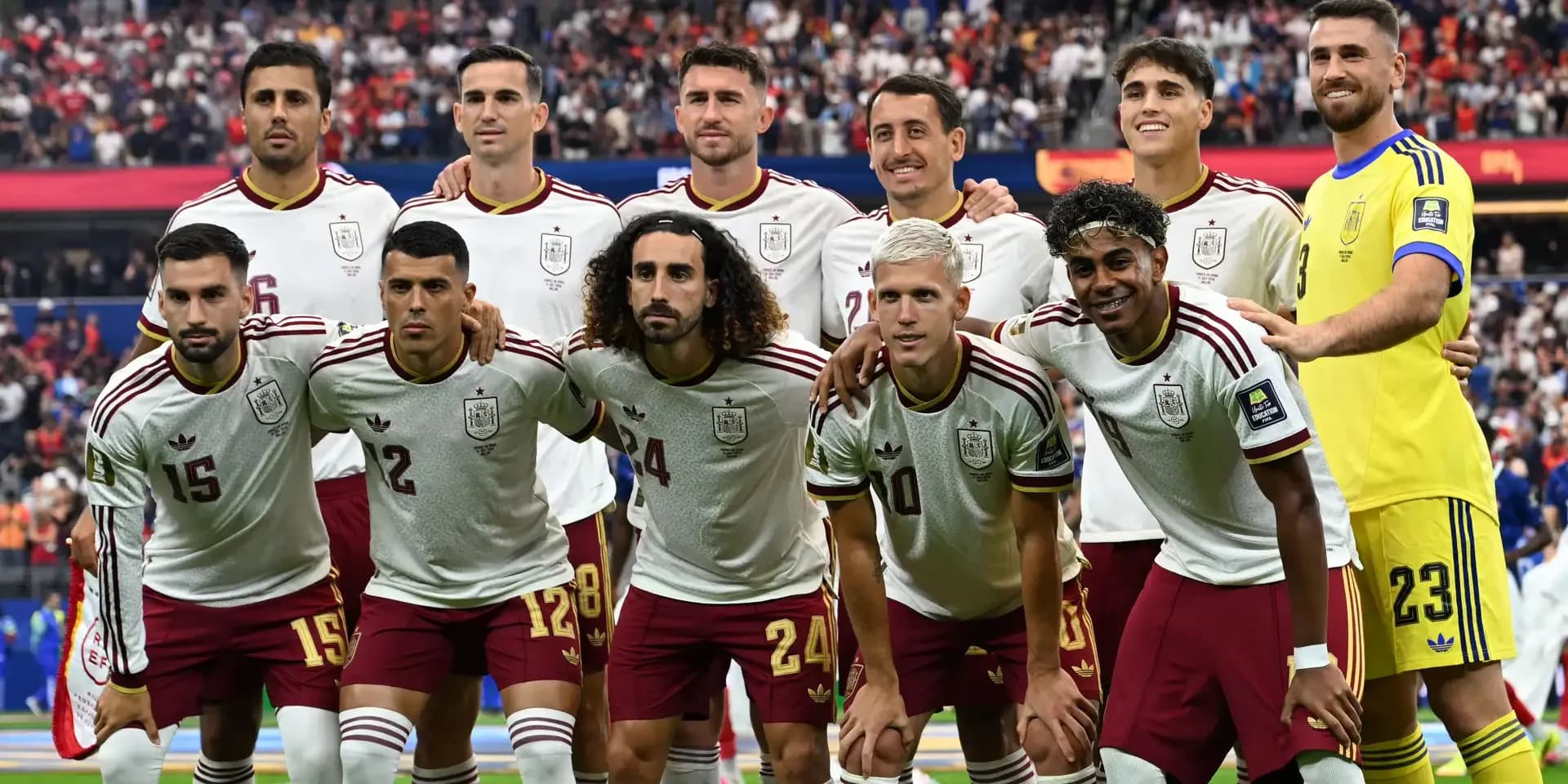 برشلونة يتابع نجم إسبانيا