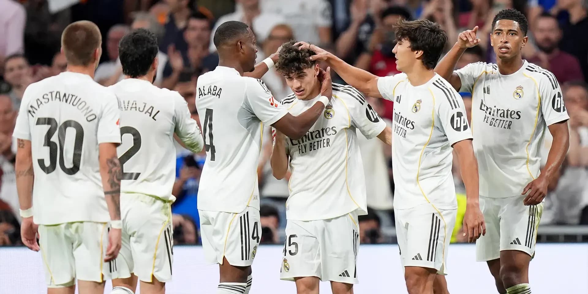 ريال مدريد يمنح لاعبه عقدا جديدا