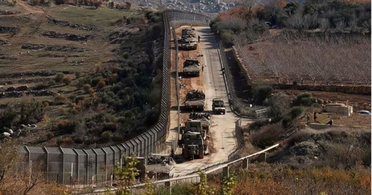 Tanks enter Quneitra and Daraa areas