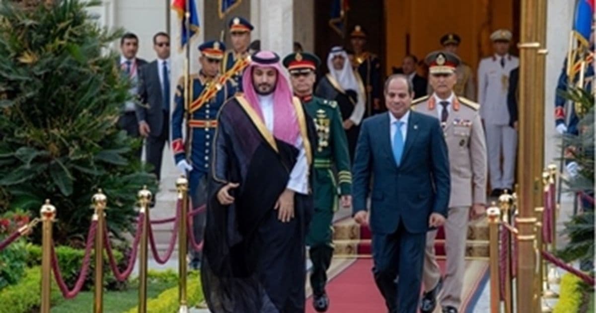 500 نائب مصري يطالبون بتوضيح التفويض