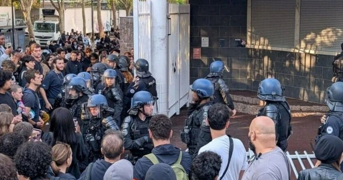 ترامب يربط أحداث فرنسا بمحاولة الإسلام السيطرة
