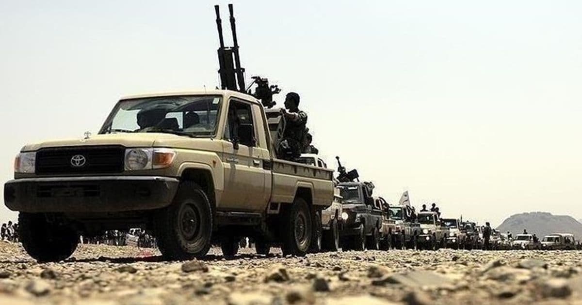 Government forces poised to confront Houthis
