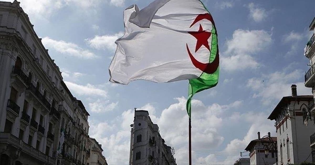 عبارة القذافي تطيح بمسؤول جزائري