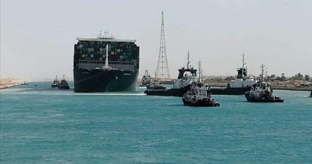 اقتراح فرض رسوم مسبقة لعبور قناة السويس