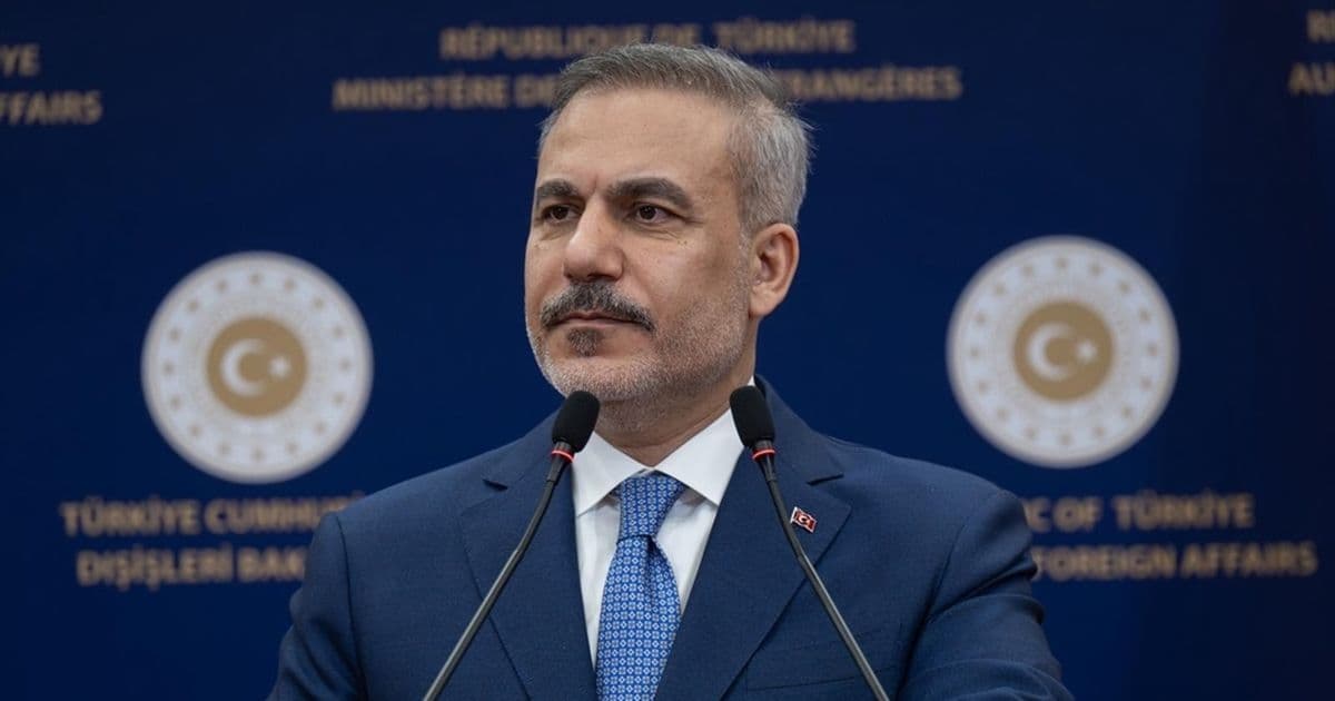 إسرائيل تعبر عن استيائها من خريطة فلسطين بجانب هاكان فيدان
