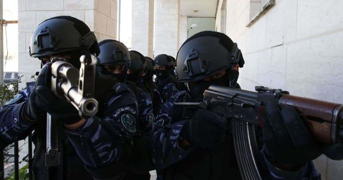 Palestinian police officers detained for abuse