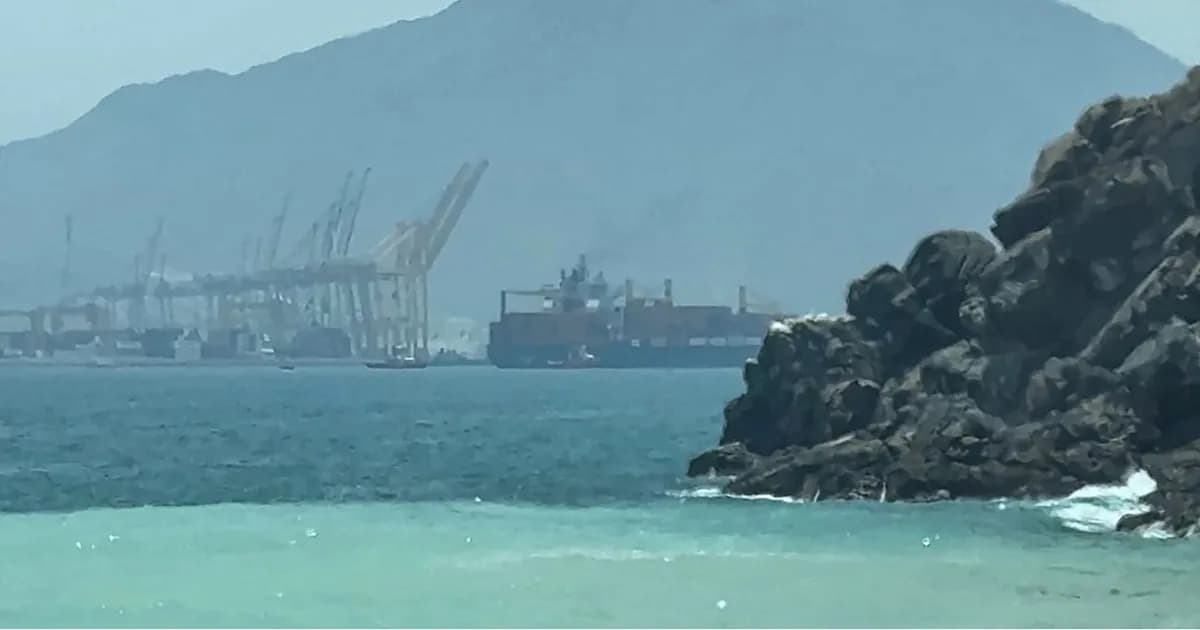 Iranian Forces Move Toward Hormuz in Response to Trump