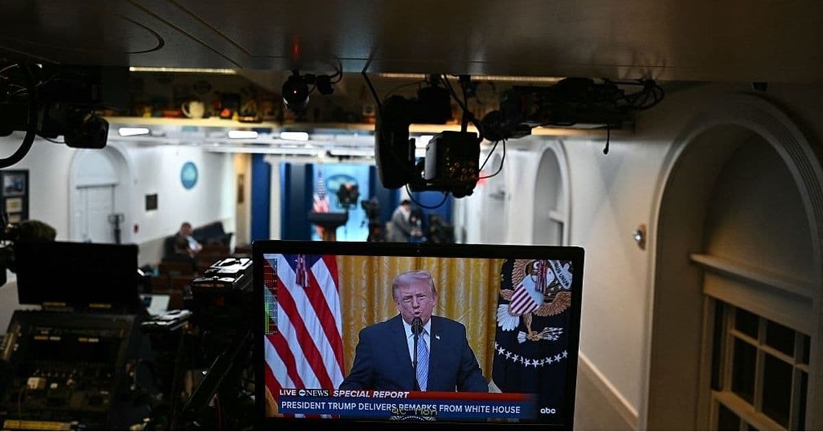 Trump urges probe as ammo leak worsens