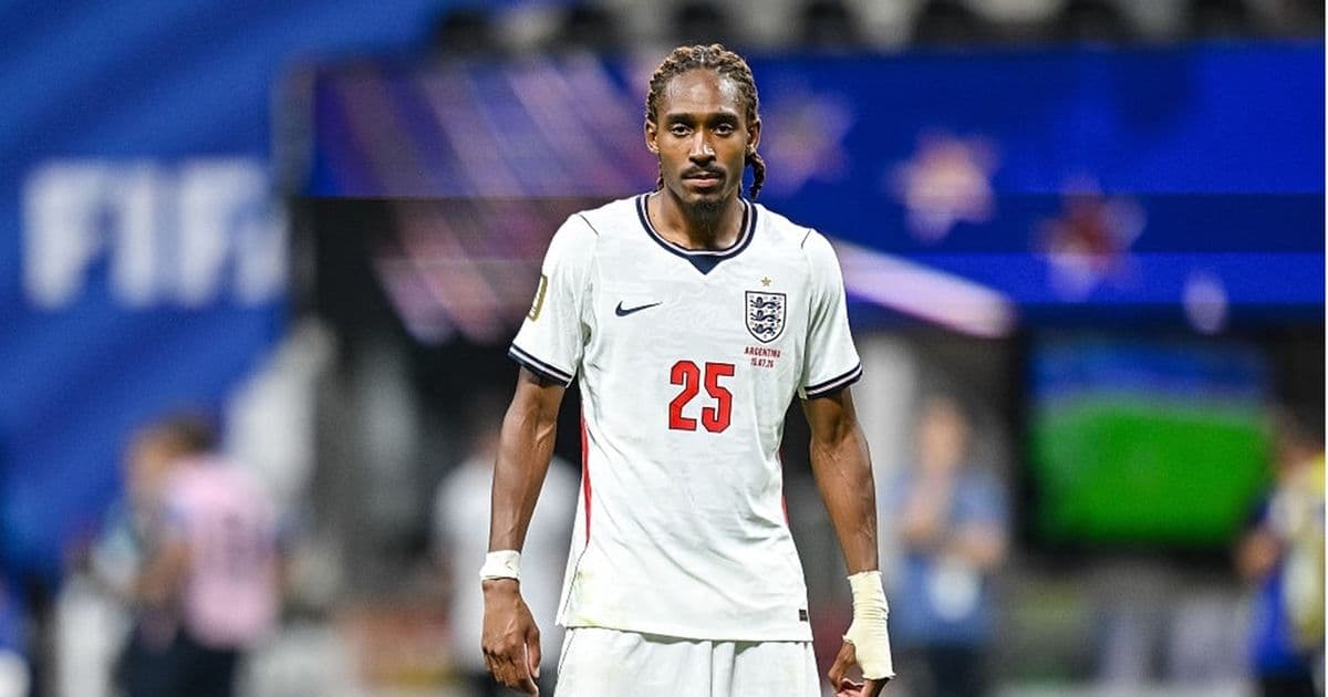 أول مسلم في منتخب إنجلترا