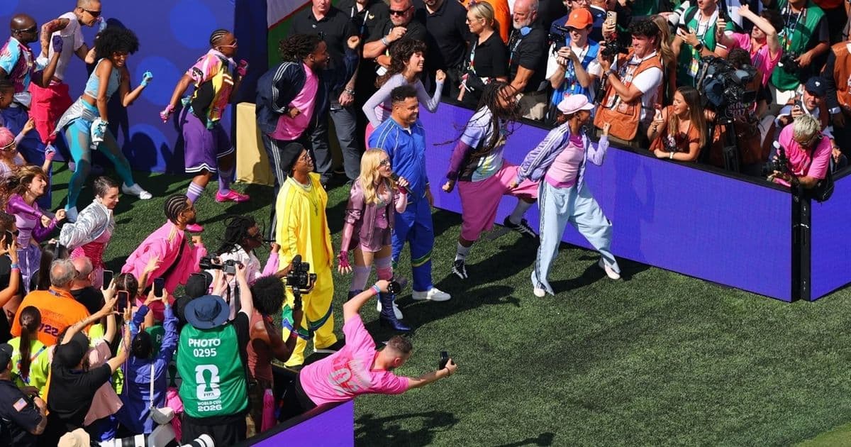 Ronaldo and Ronaldinho sing Madonna at 2026 World Cup halftime