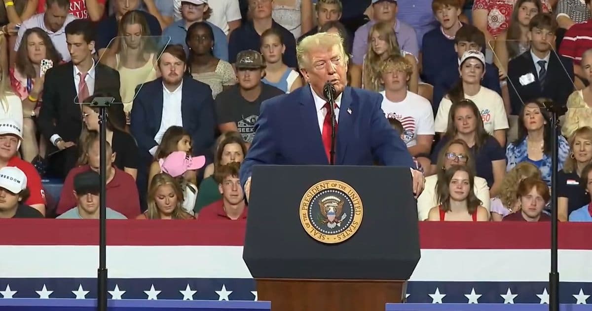 ثلث الأمريكيين يدعمون الحرب على إيران