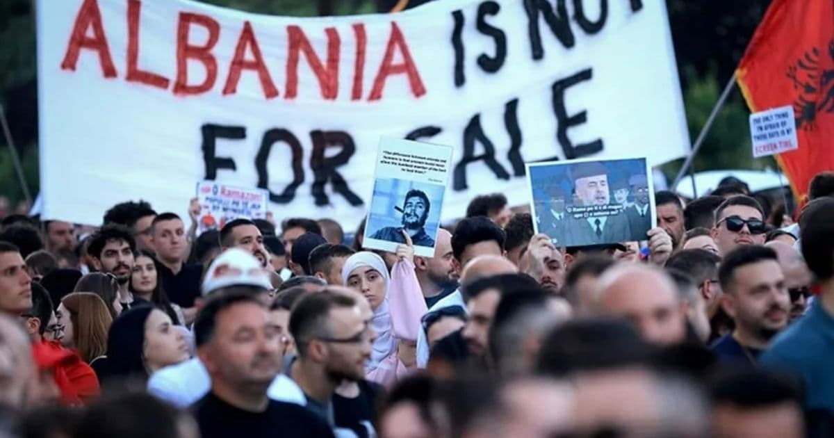 مظاهرات في ألبانيا ضد مشروع مرتبط بكوشنر