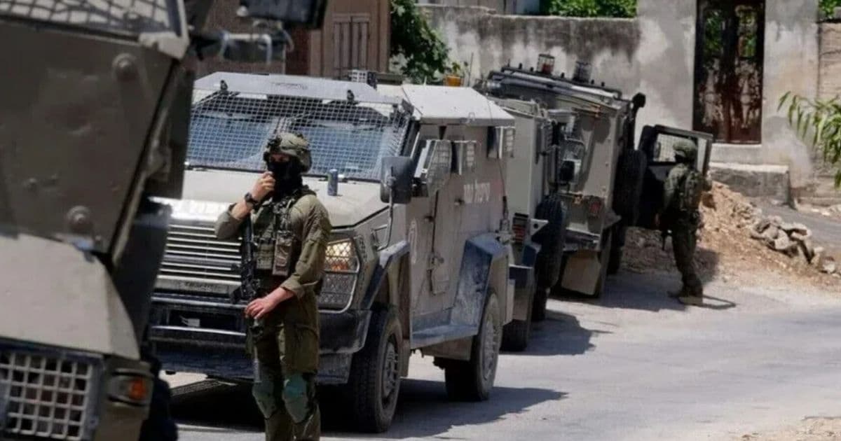 من الجيش إلى الشرطة في فلسطين