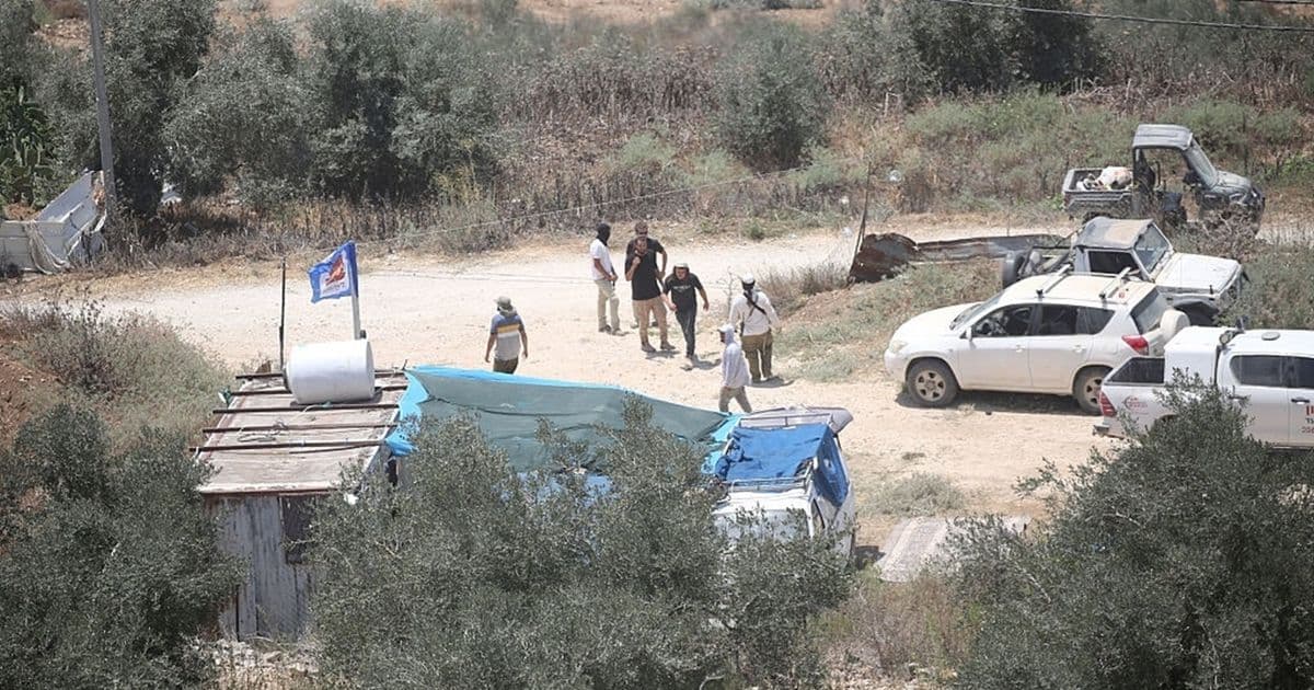 مستوطنون يساندون بؤرة جديدة غرب بيت لحم