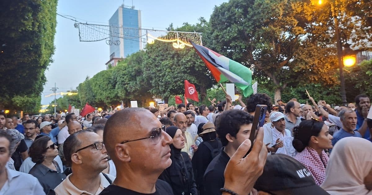 التونسيون يطالبون برحيل سعيد