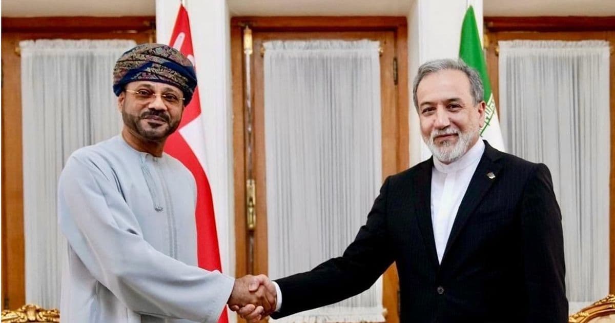 عمان وإيران يناقشان ممر مائي مؤقت