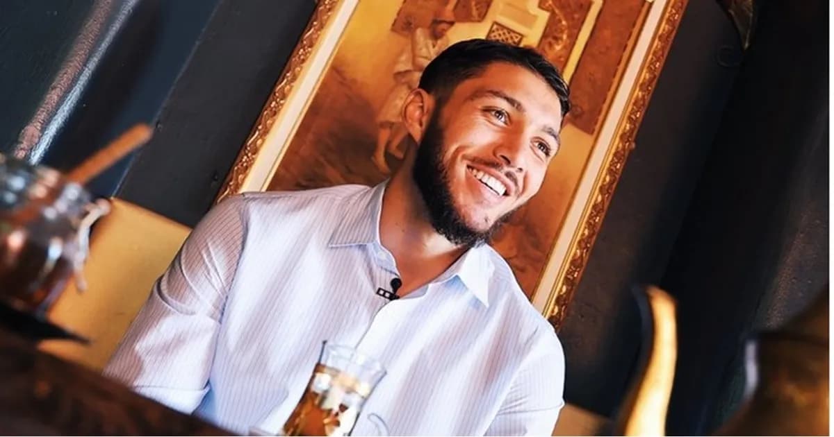 برايتون يتعاقد مع الجزائري جوان حجام