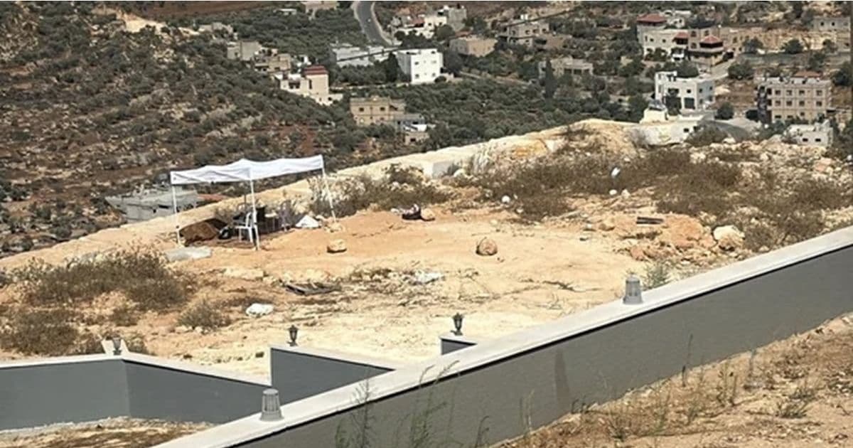 Arabiya 21 reports troop buildup at Quasra houses