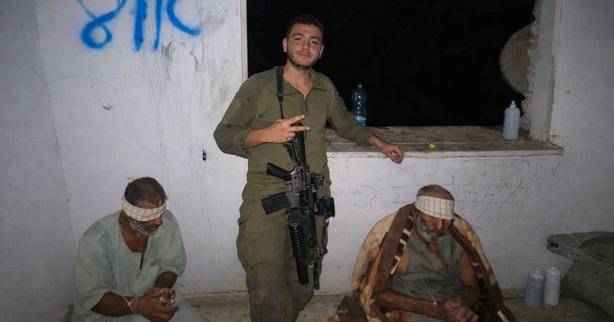 Image Displays Elderly Palestinians Executed by Israeli Forces