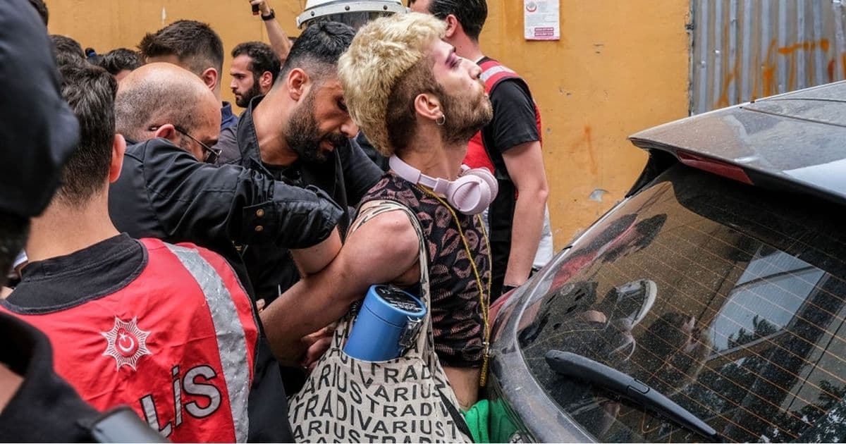 حظر حسابات على وسائل التواصل بعد حملة للمثليين في تركيا