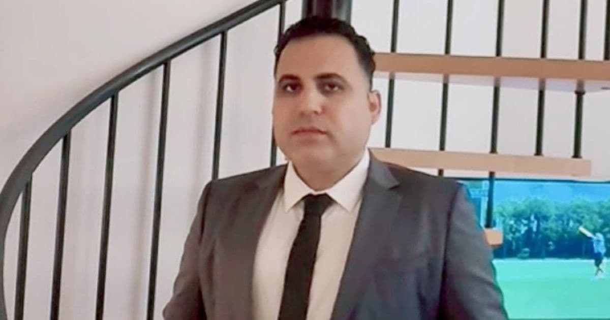 مصري يتهم النظام بمطاردته في الخارج